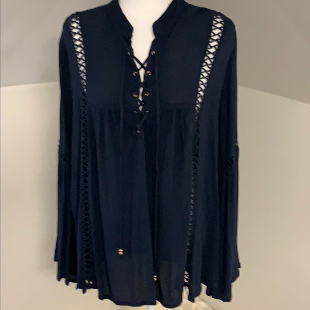 Final sale!Romeo&Juliet CouturebellsleevesTop